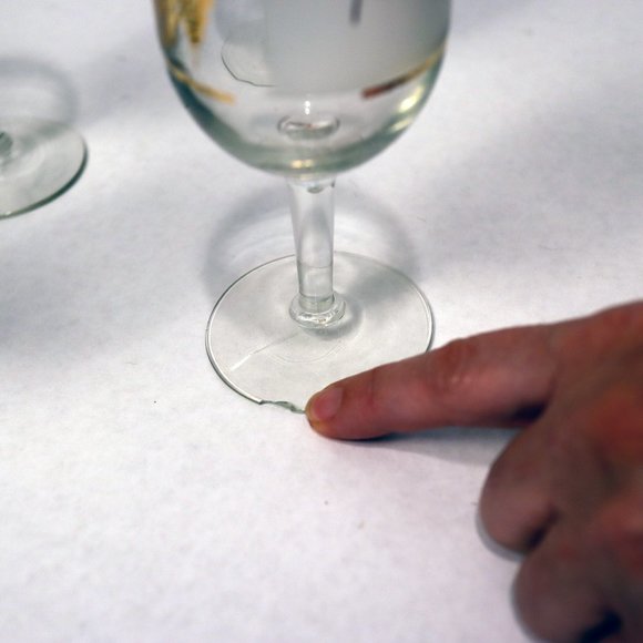 MCM 1970s Stemmed Cocktail Glasses  with Gold Leaves - Picture 4 of 4